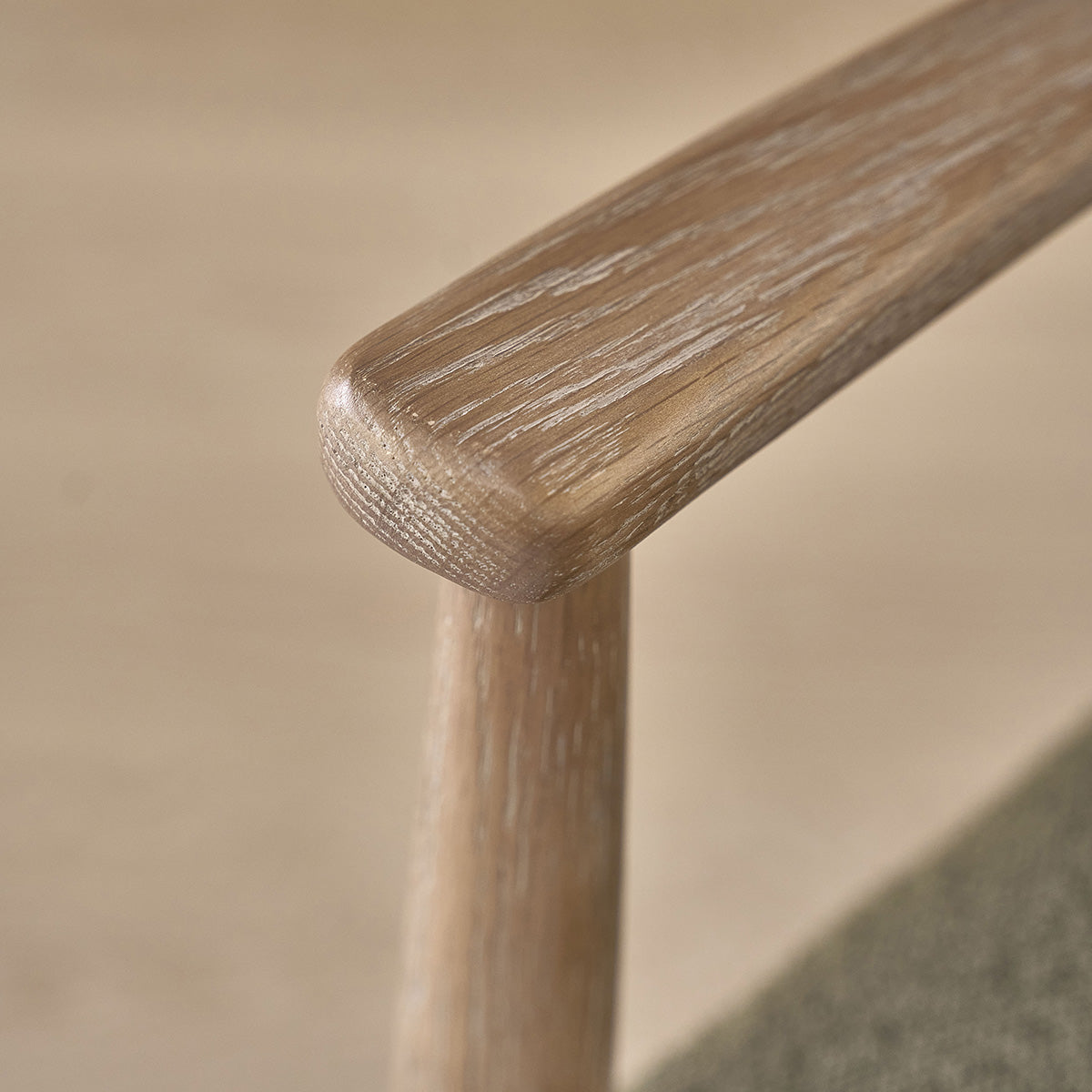 Berah Getah Luisa chaise chêne bouclette kaki