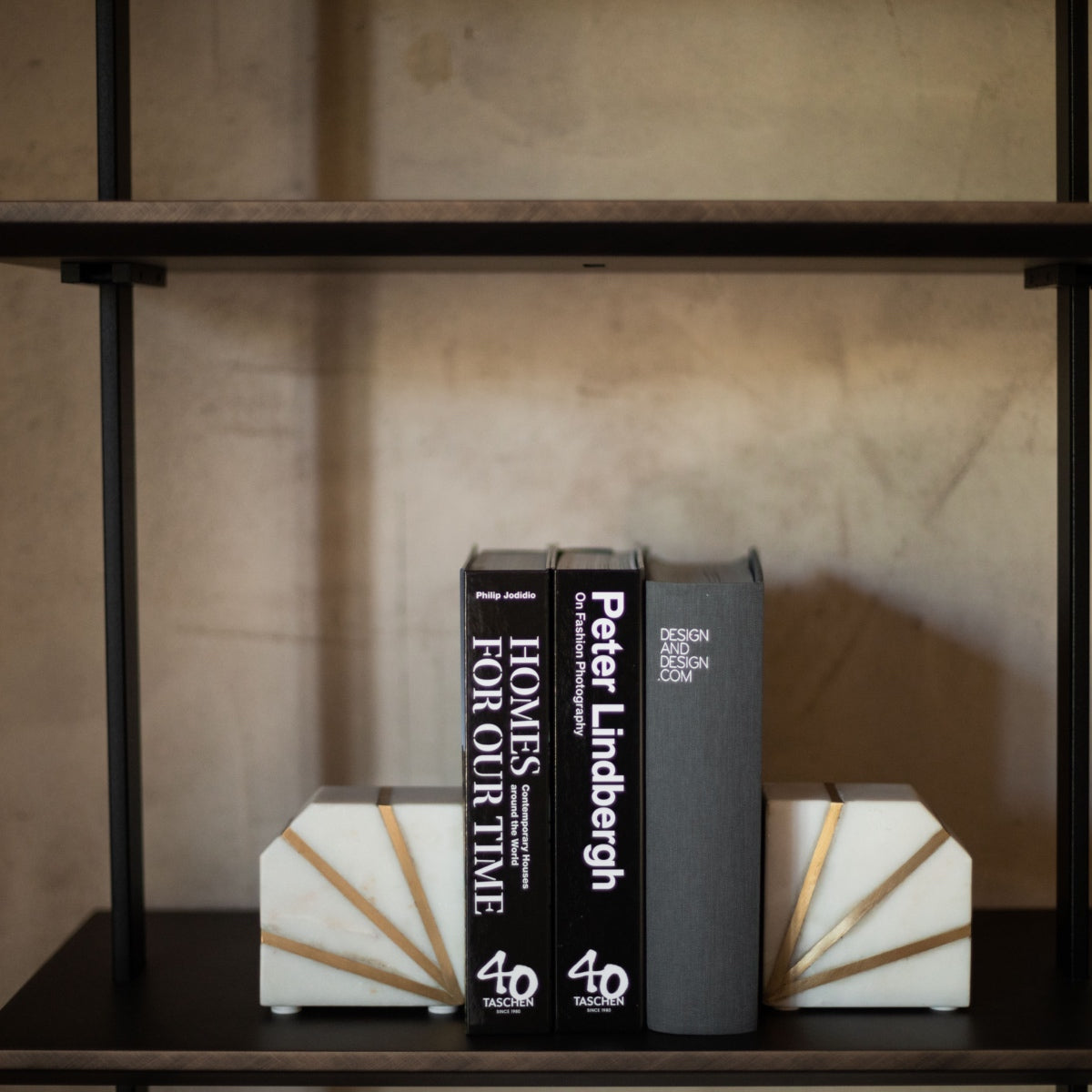Andrea House serre-livres marbre doré moderne