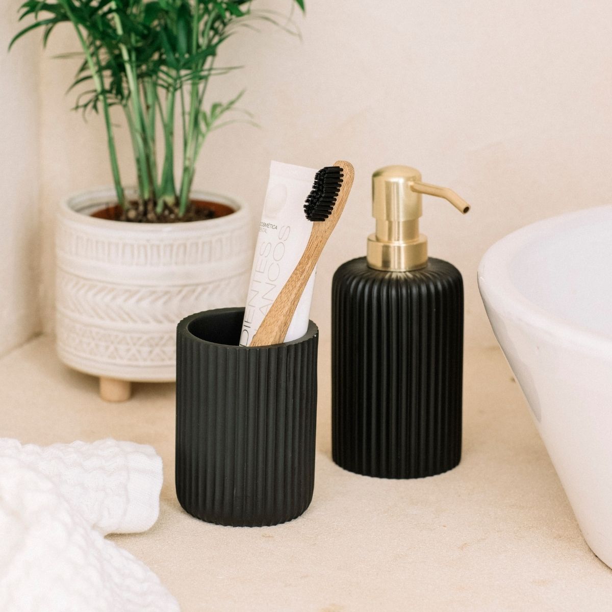 Andrea House Baño porte-brosses résine noir