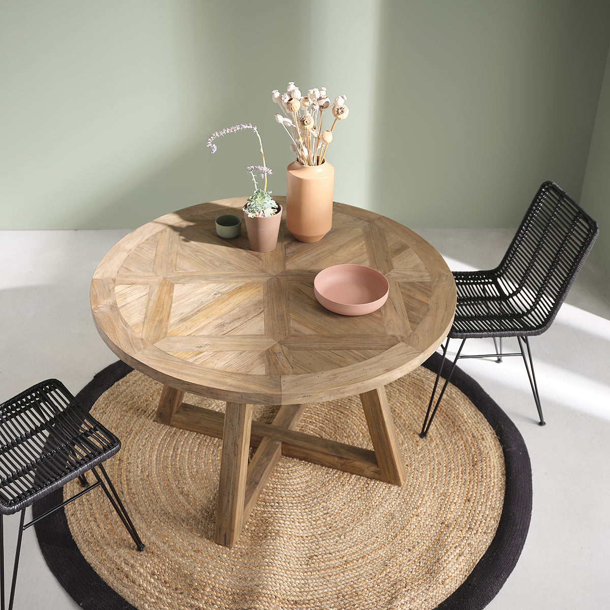 Berah Getah Cargo table ronde teck recyclé 4 pers chevrons