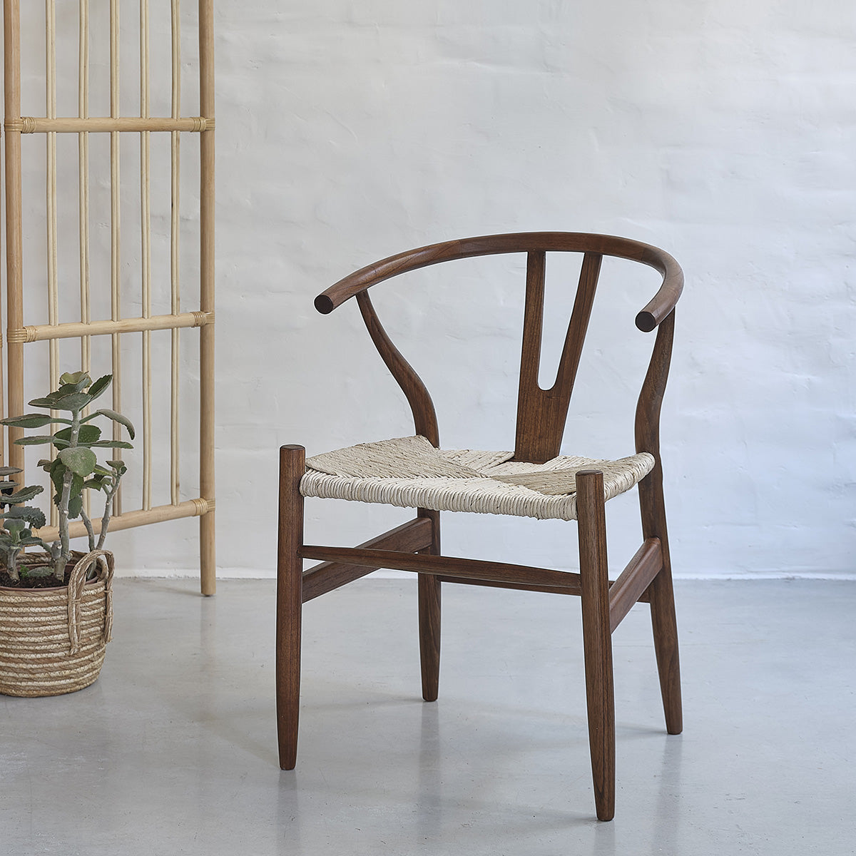 Berah Getah Camille lot 2 chaises mindi noyer