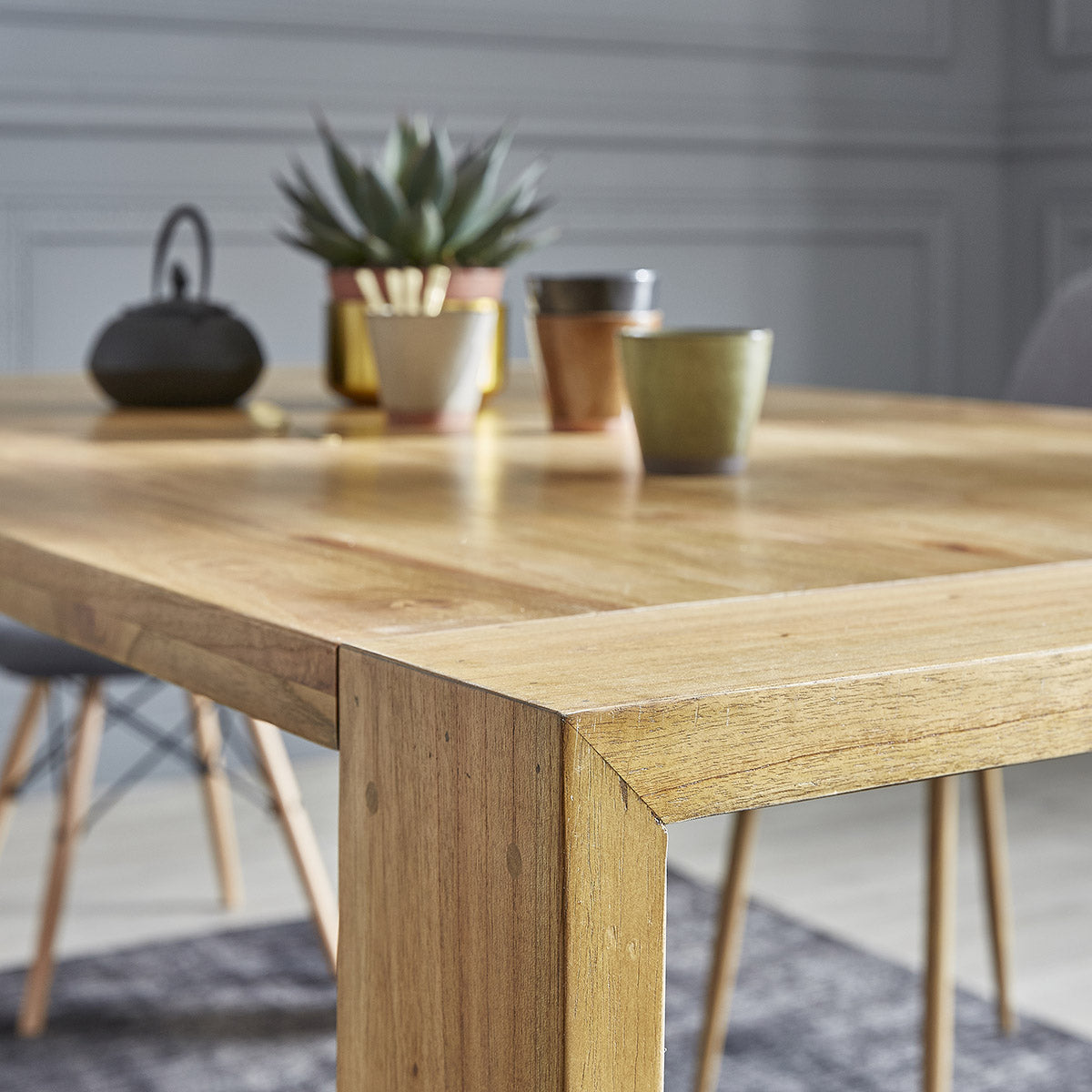 Berah Getah Tilo table bois 180 cm 8 pers.