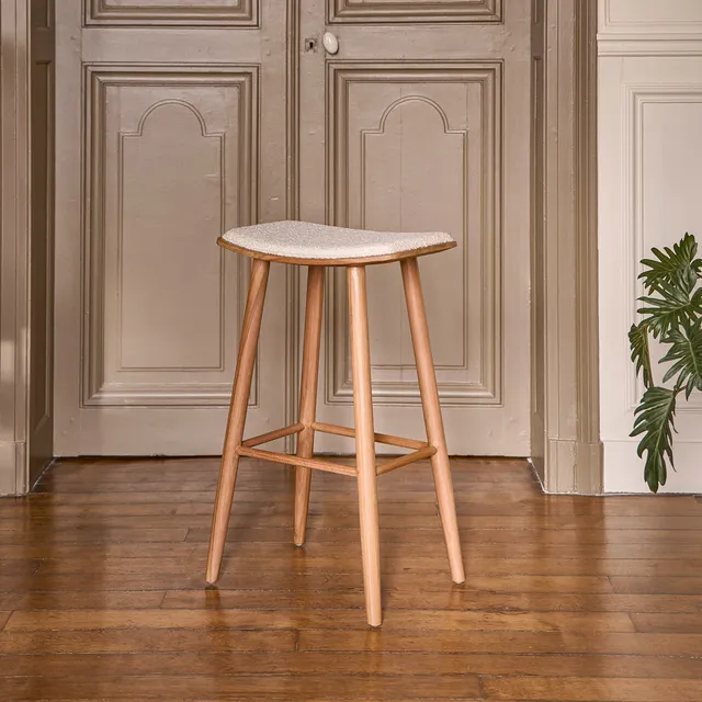 Berah Getah AMBRE tabouret de bar teck bouclette blanc 75 cm