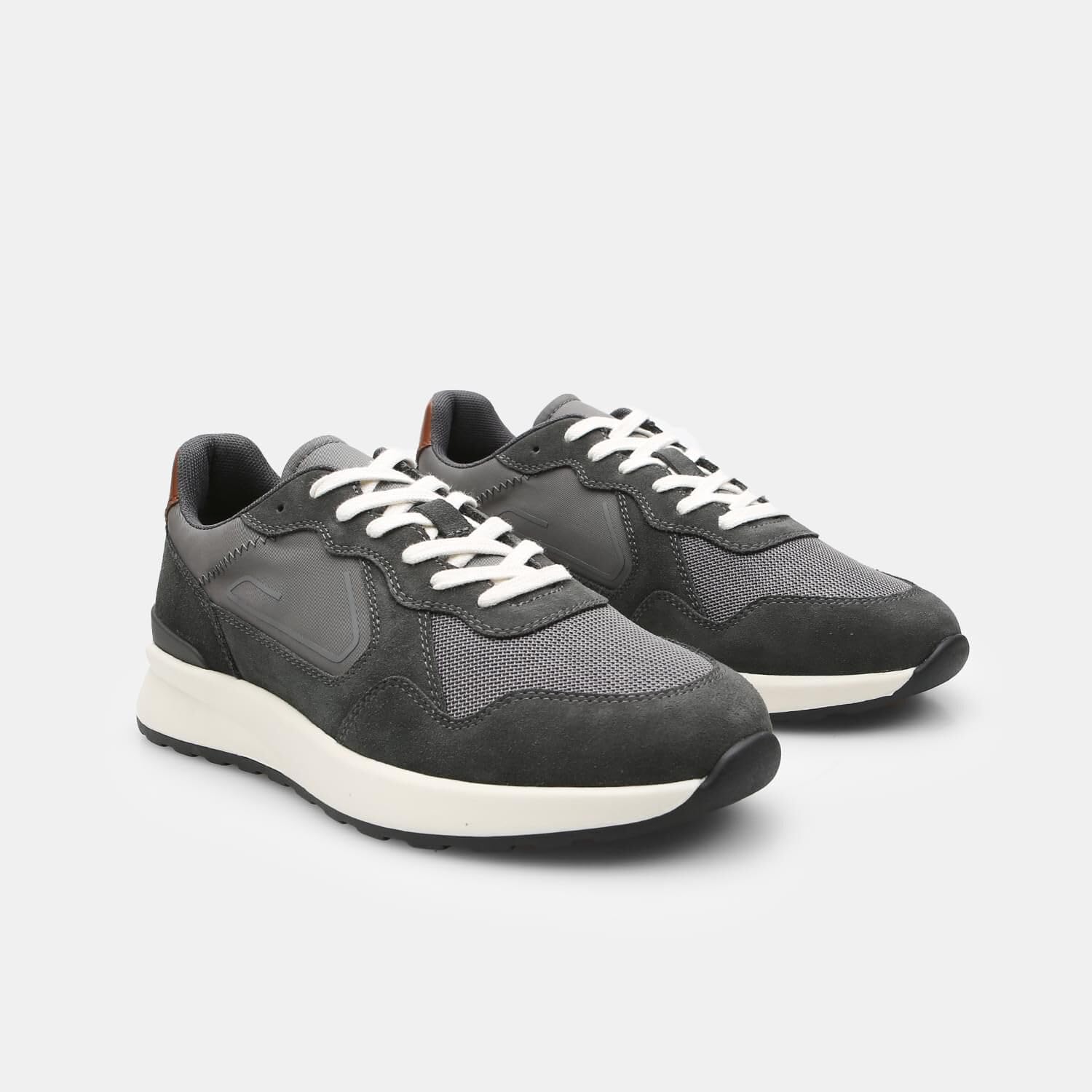 Bata Sneakers daim homme décontractées élégantes