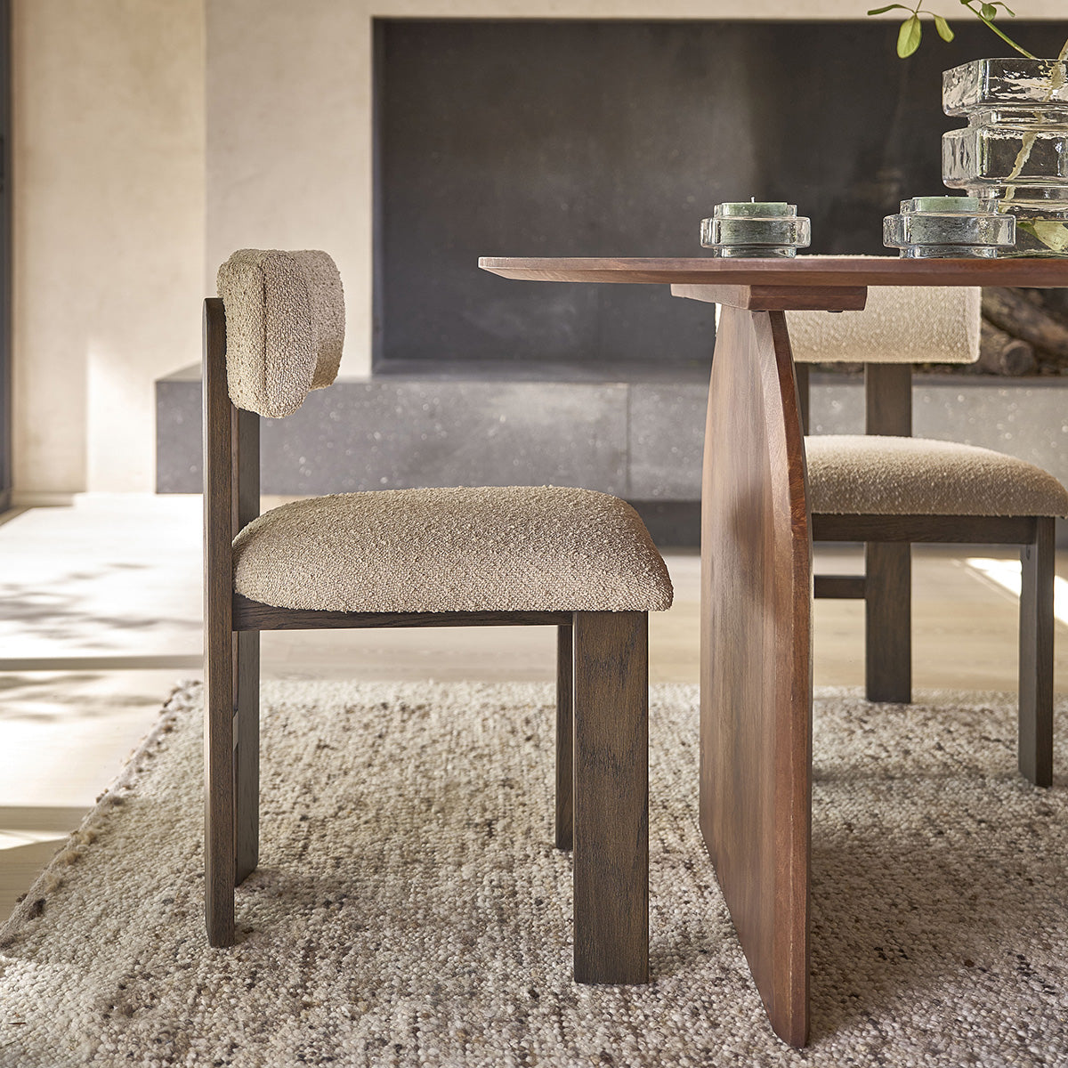 Berah Getah Noé chaise chêne bouclette beige lot de 2