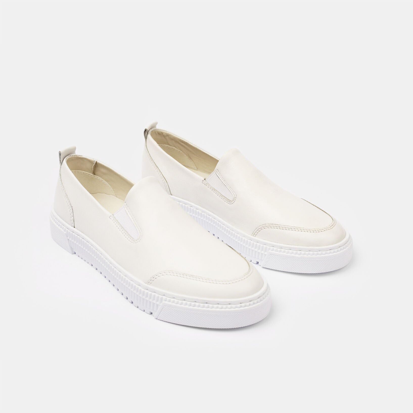 Bata Slip On cuir femme sans lacets confort