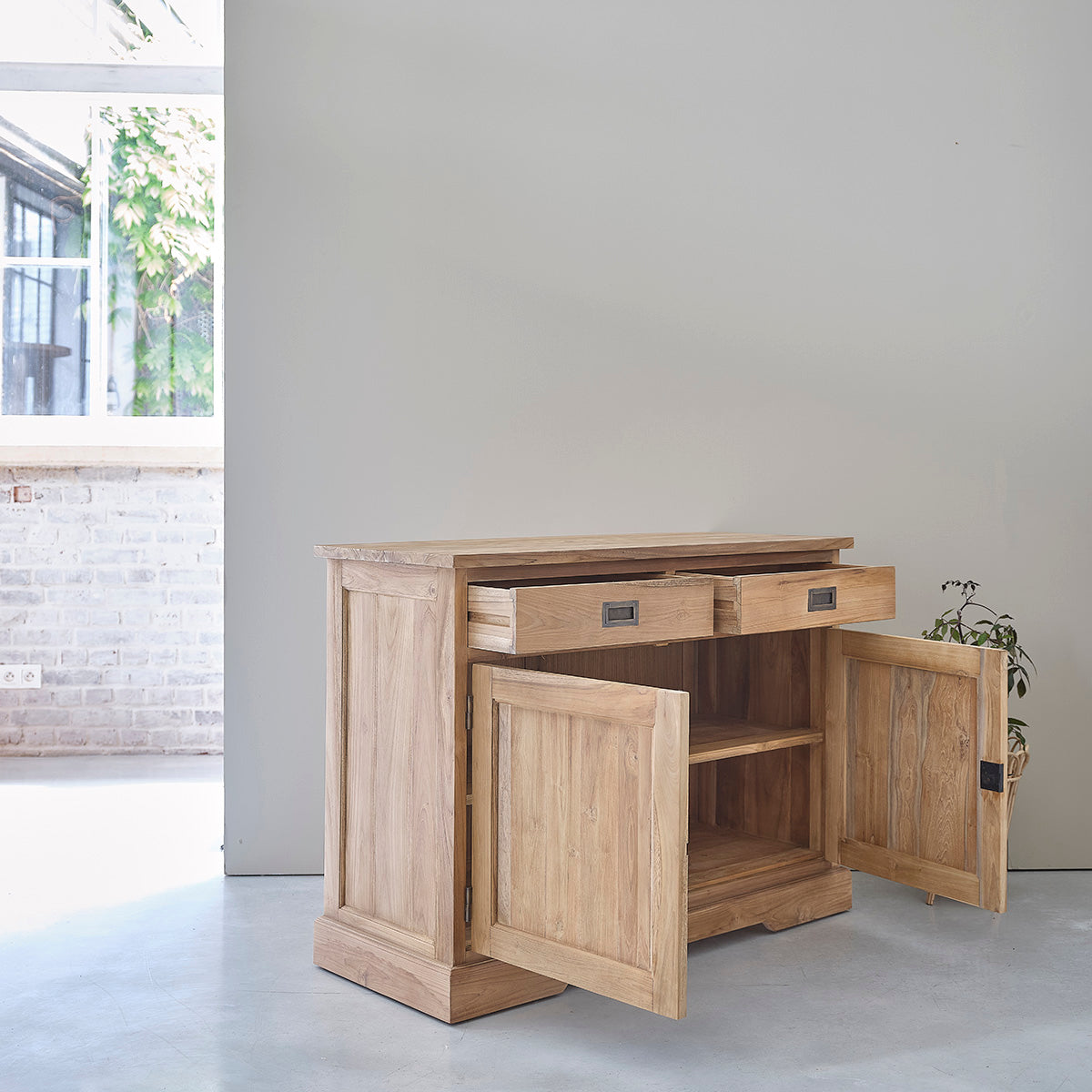 Berah Getah Boston buffet teck massif 120 cm 2 portes