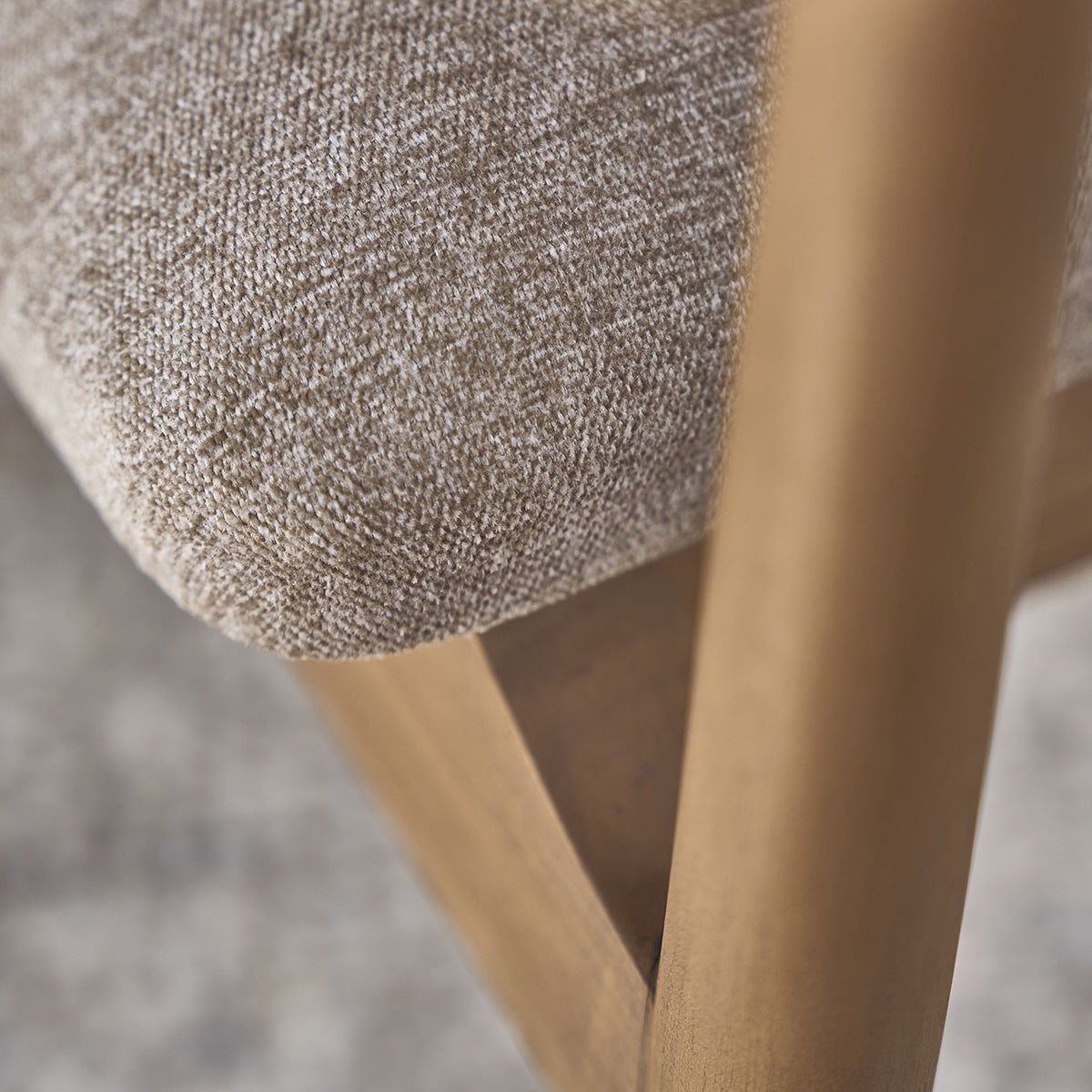 Berah Getah Sabi fauteuil teck cannage velours grège