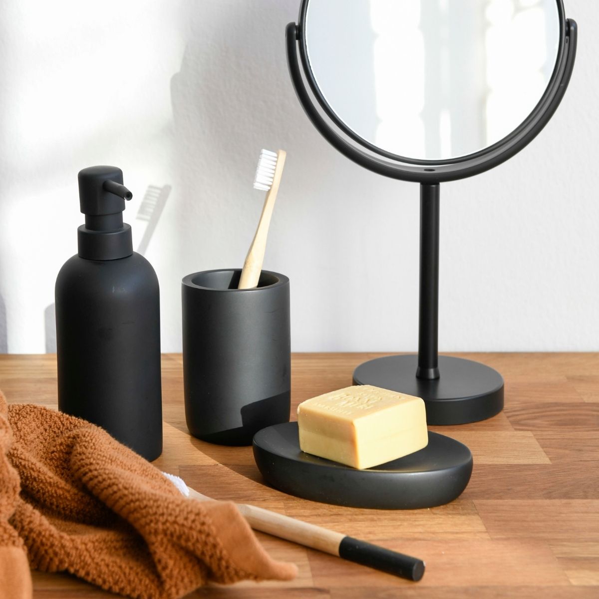 Andrea House Baño porte-brosses résine noir