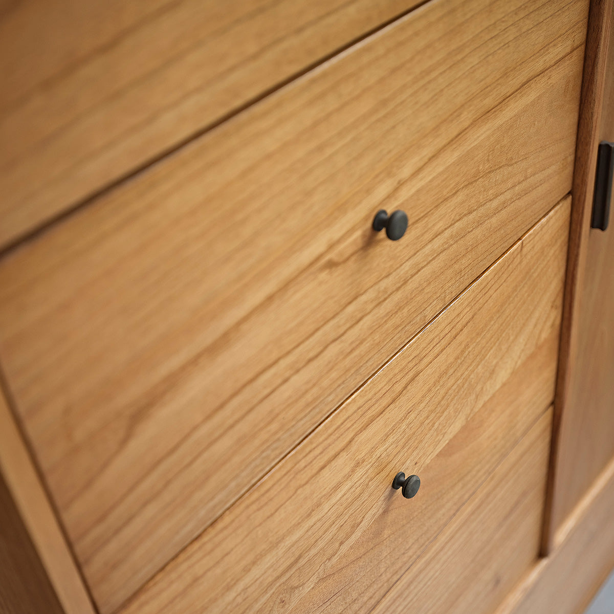 Berah Getah PIA armoire mindi massif 160 cm 5 tiroirs