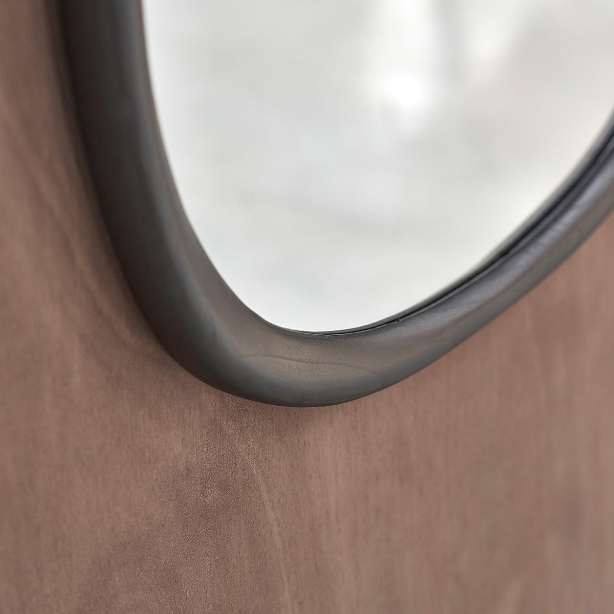 Berah Getah Thelma miroir organique mindi noir 75x60
