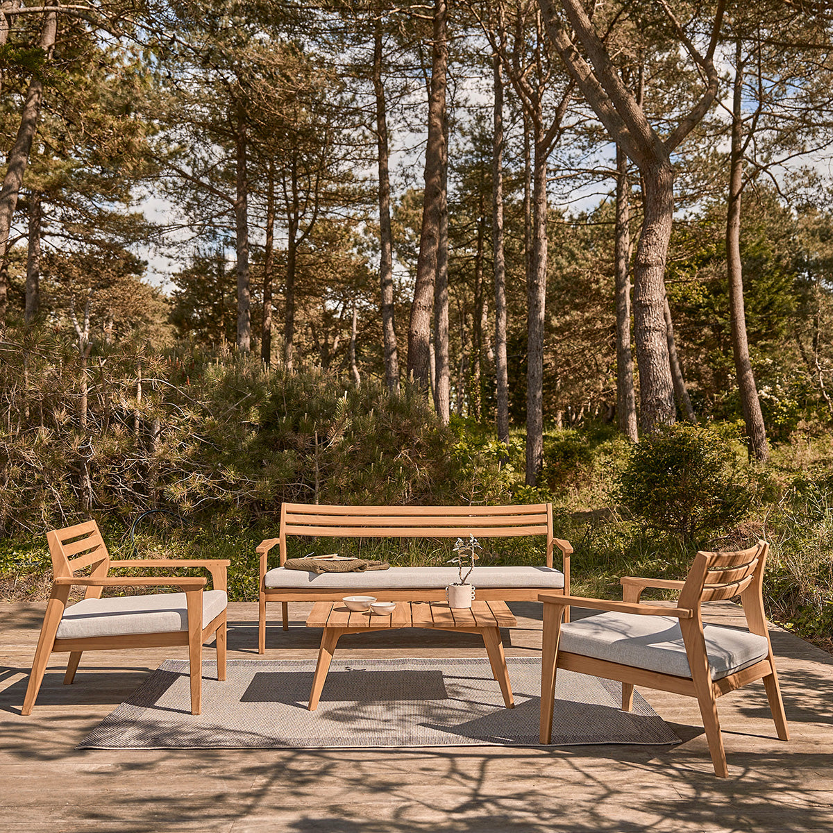 Berah Getah BARI fauteuil jardin teck coussin grège