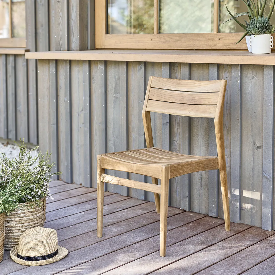 Berah Getah April chaise de jardin teck massif empilable