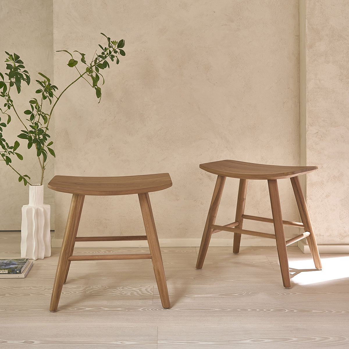 Berah Getah Ambre lot 2 tabourets teck massif 45 cm