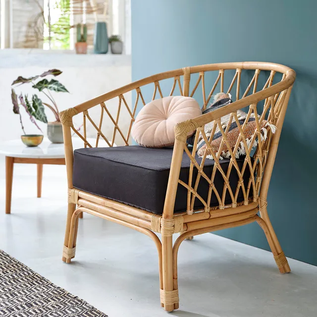 Berah Getah Salon Paola Fauteuil rotin coussin noir