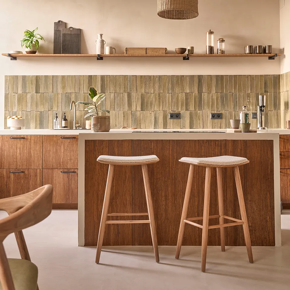 Berah Getah Ambre lot 2 tabourets bar teck bouclette 75 cm