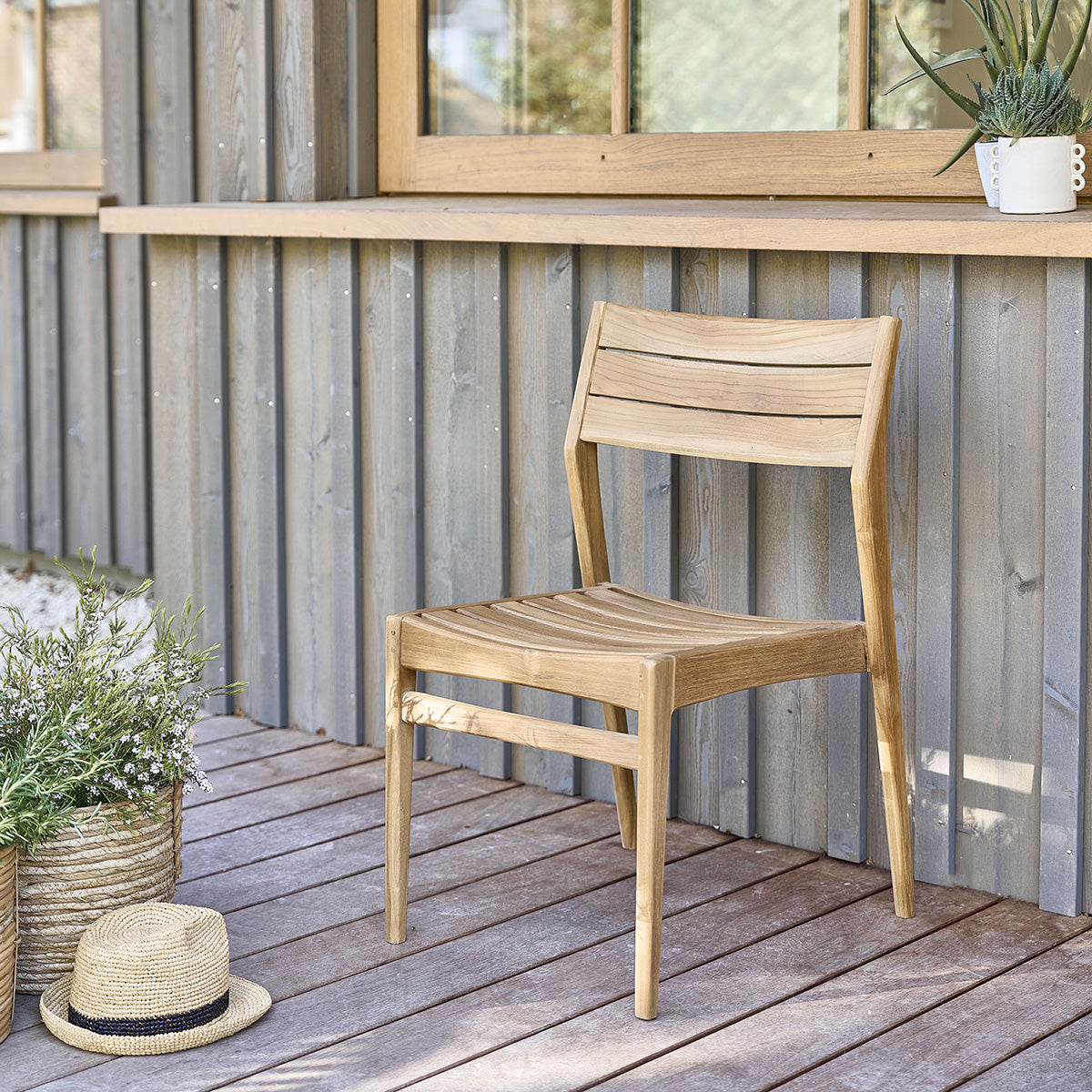 Berah Getah April chaise de jardin teck massif empilable