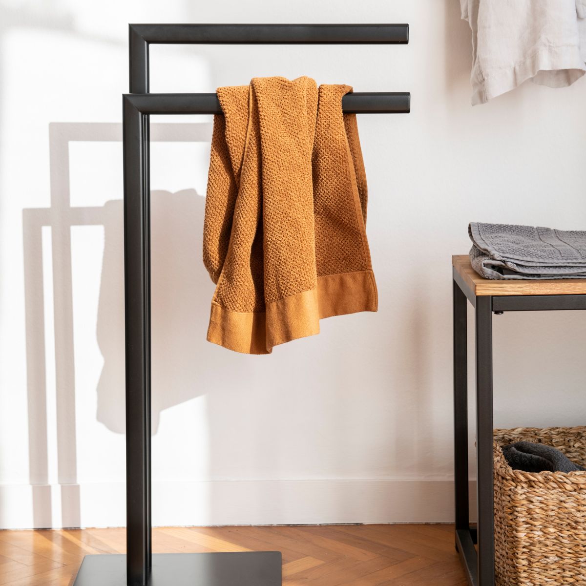 Andrea House Baño porte-serviettes métal noir pied