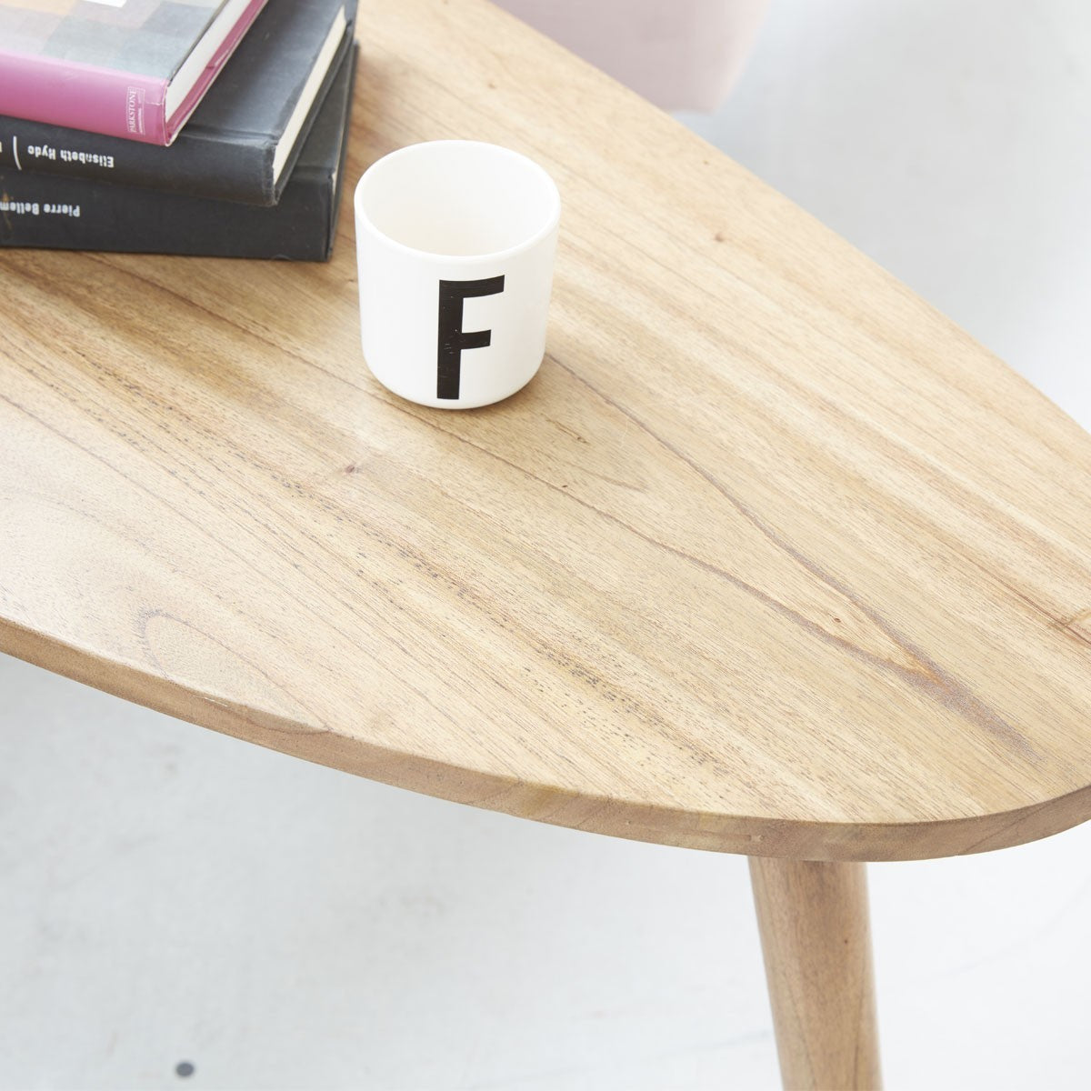 Berah Getah Odda table basse mindi 62 cm galet