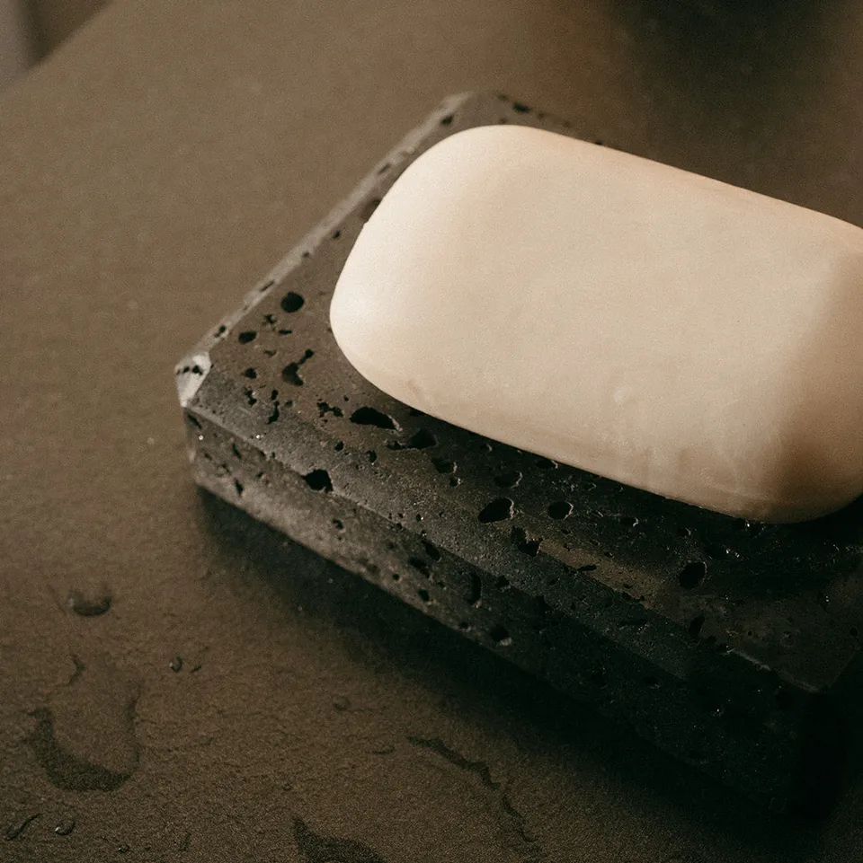 Andrea House porte-savon marbre travertin noir salle de bain