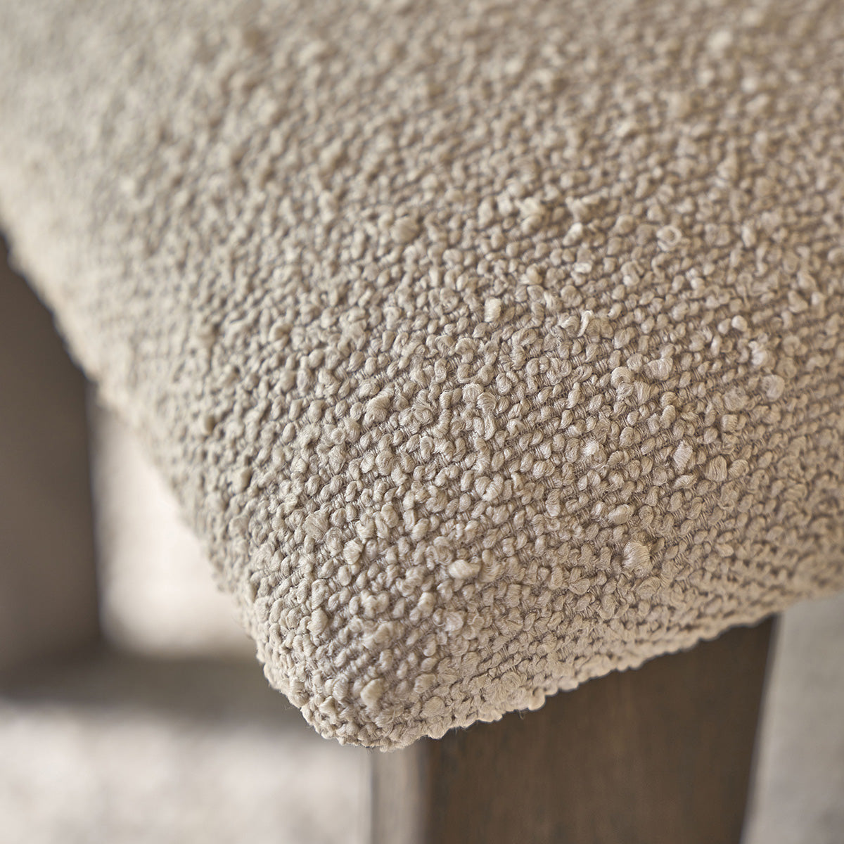 Berah Getah Salle à manger NOÉ chaise chêne bouclette beige
