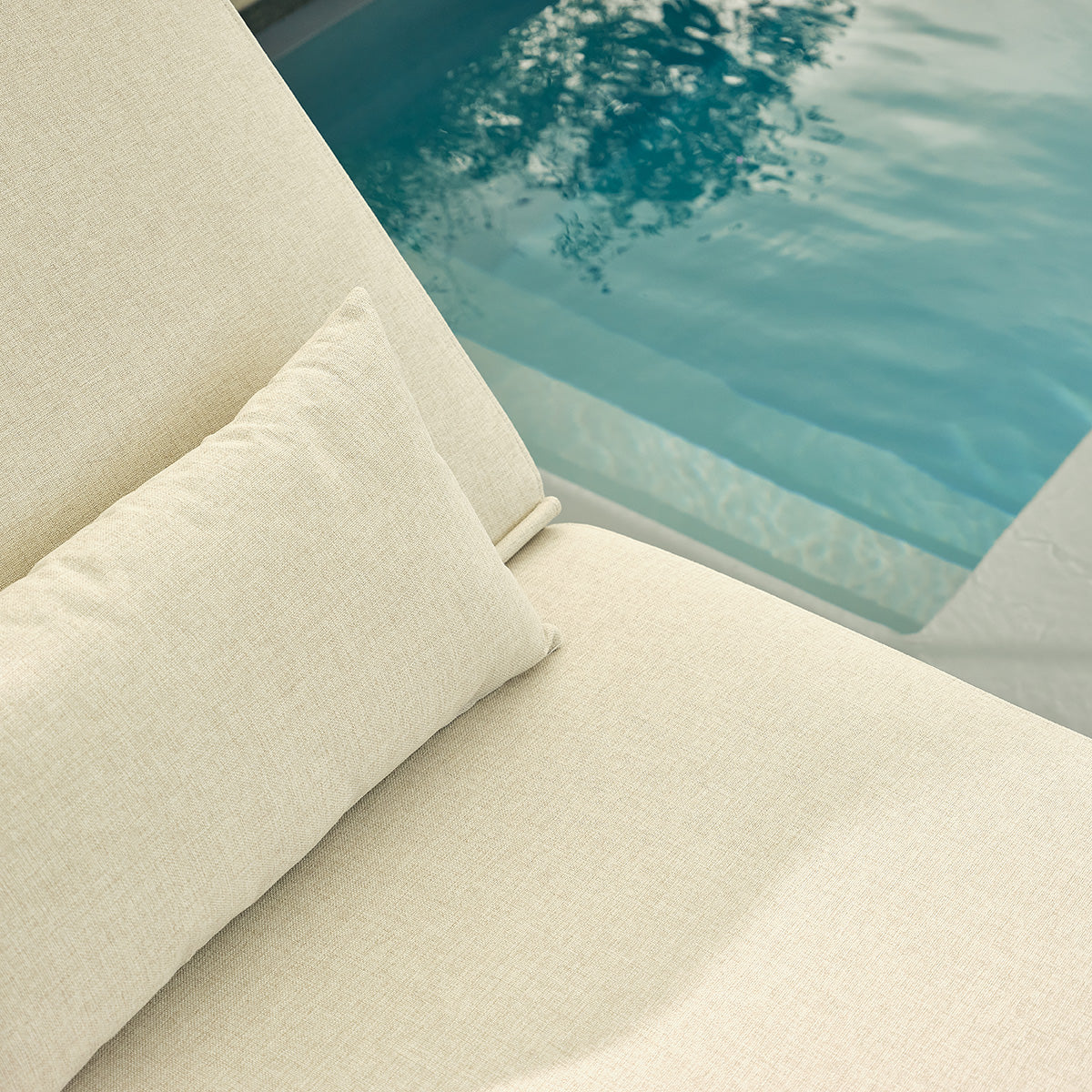 Berah Getah Livo bain de soleil alu kaki clair beige