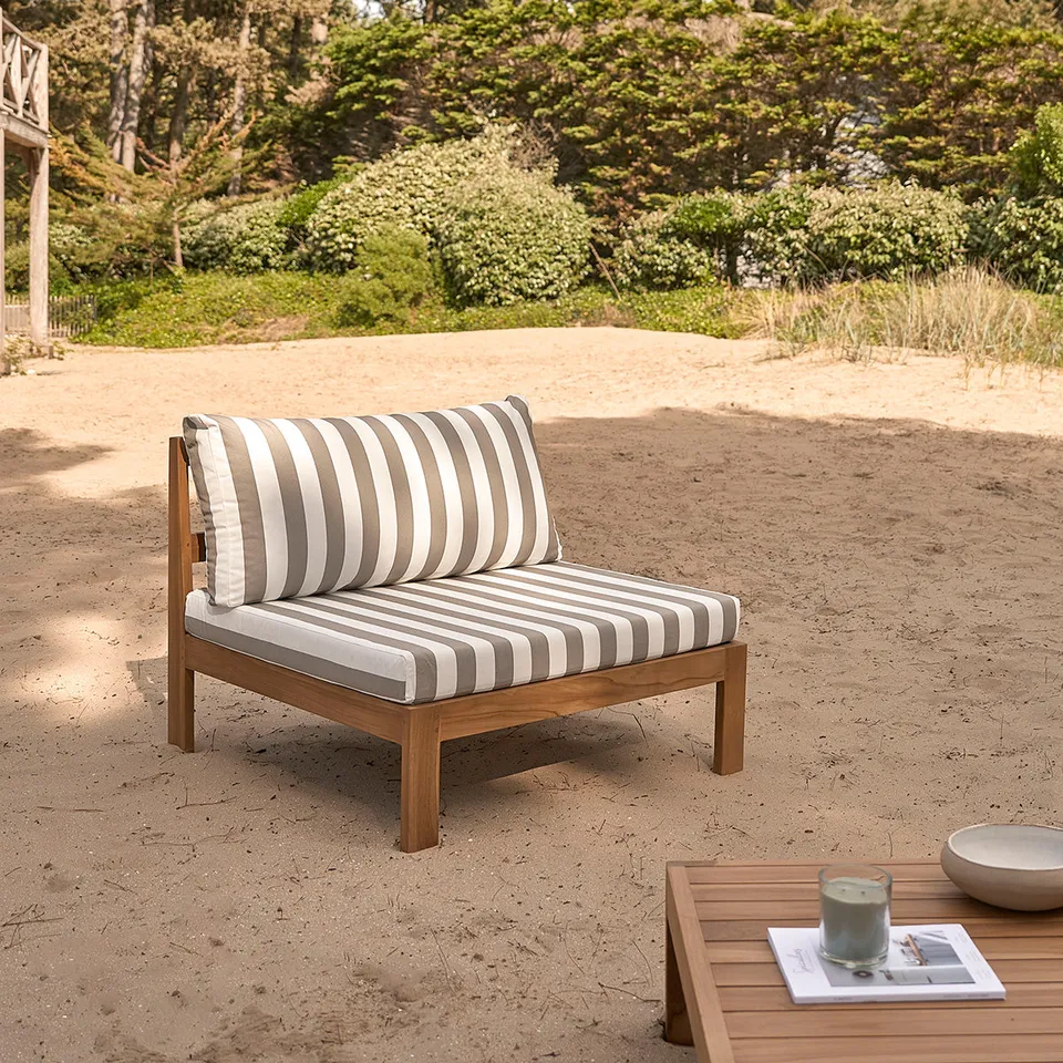 Berah Getah Palma fauteuil jardin teck tissu rayé blanc taupe