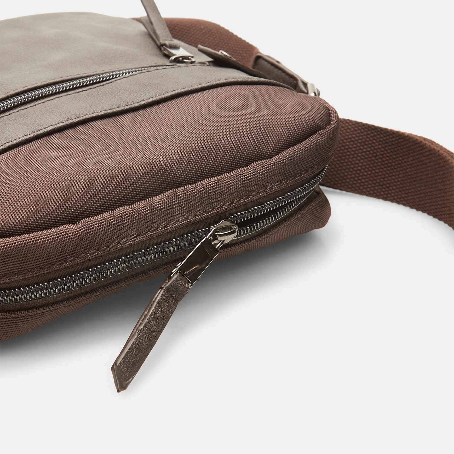 Bata Sacs sacoche homme tissu marron léger