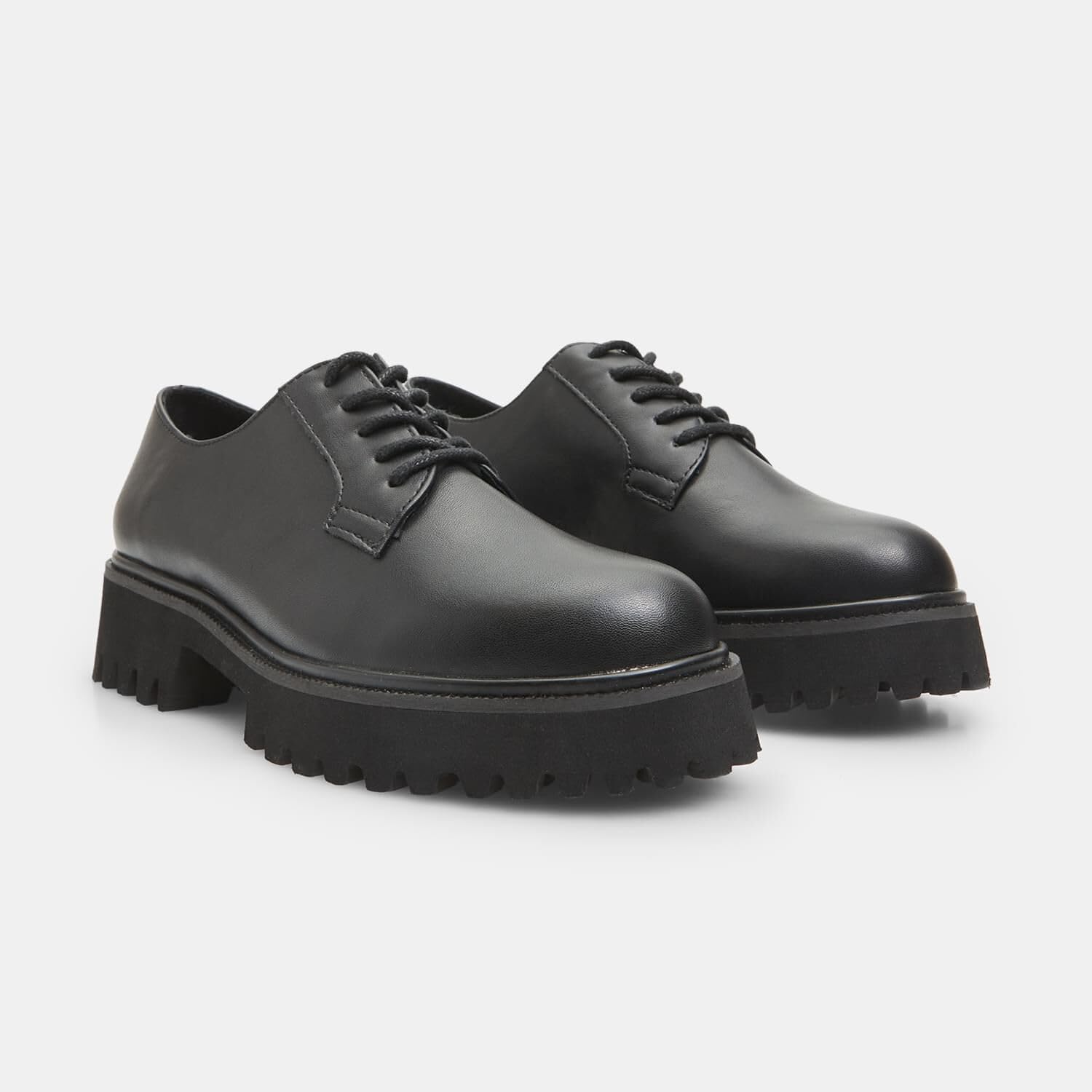 Bata Chaussures à lacets femme semelle crampons