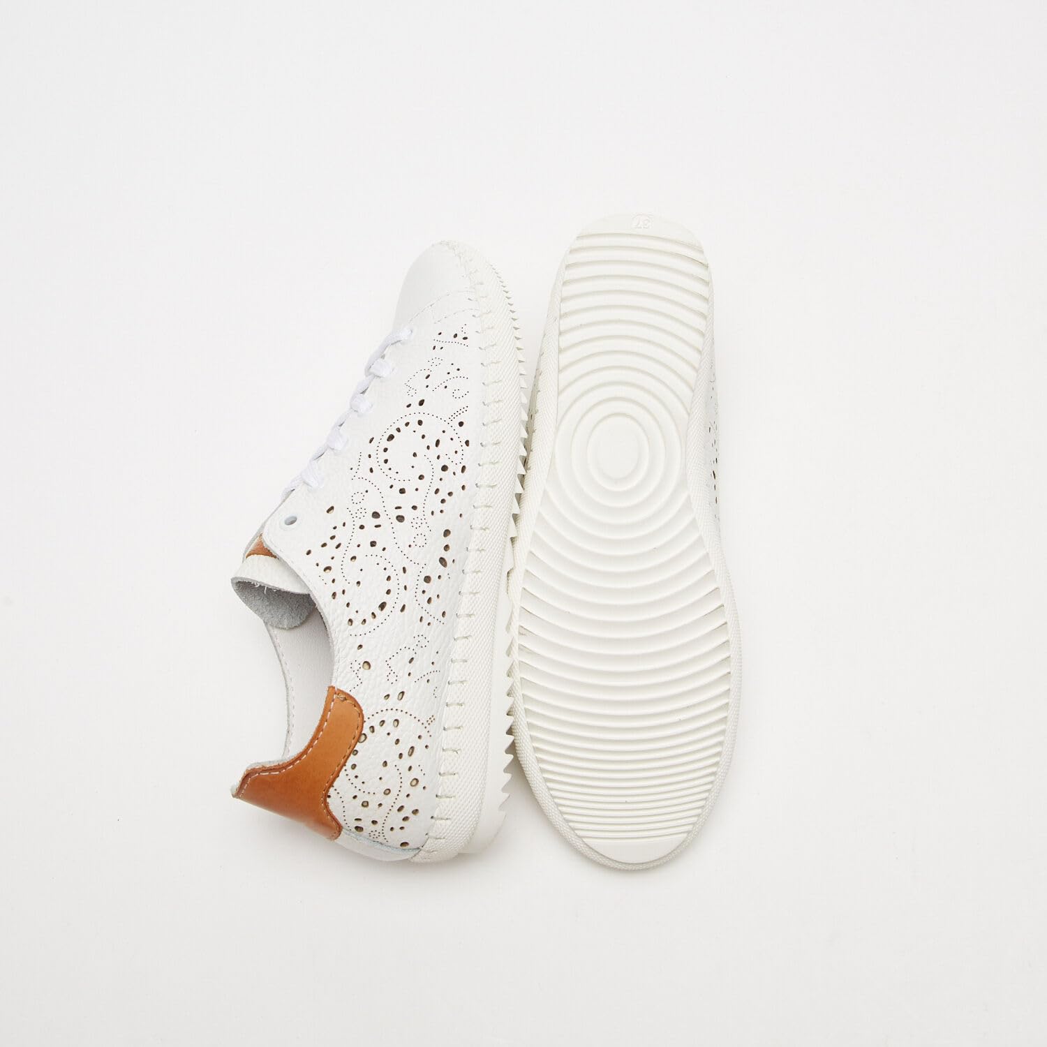 Bata 5241413 Baskets femme cuir perforé