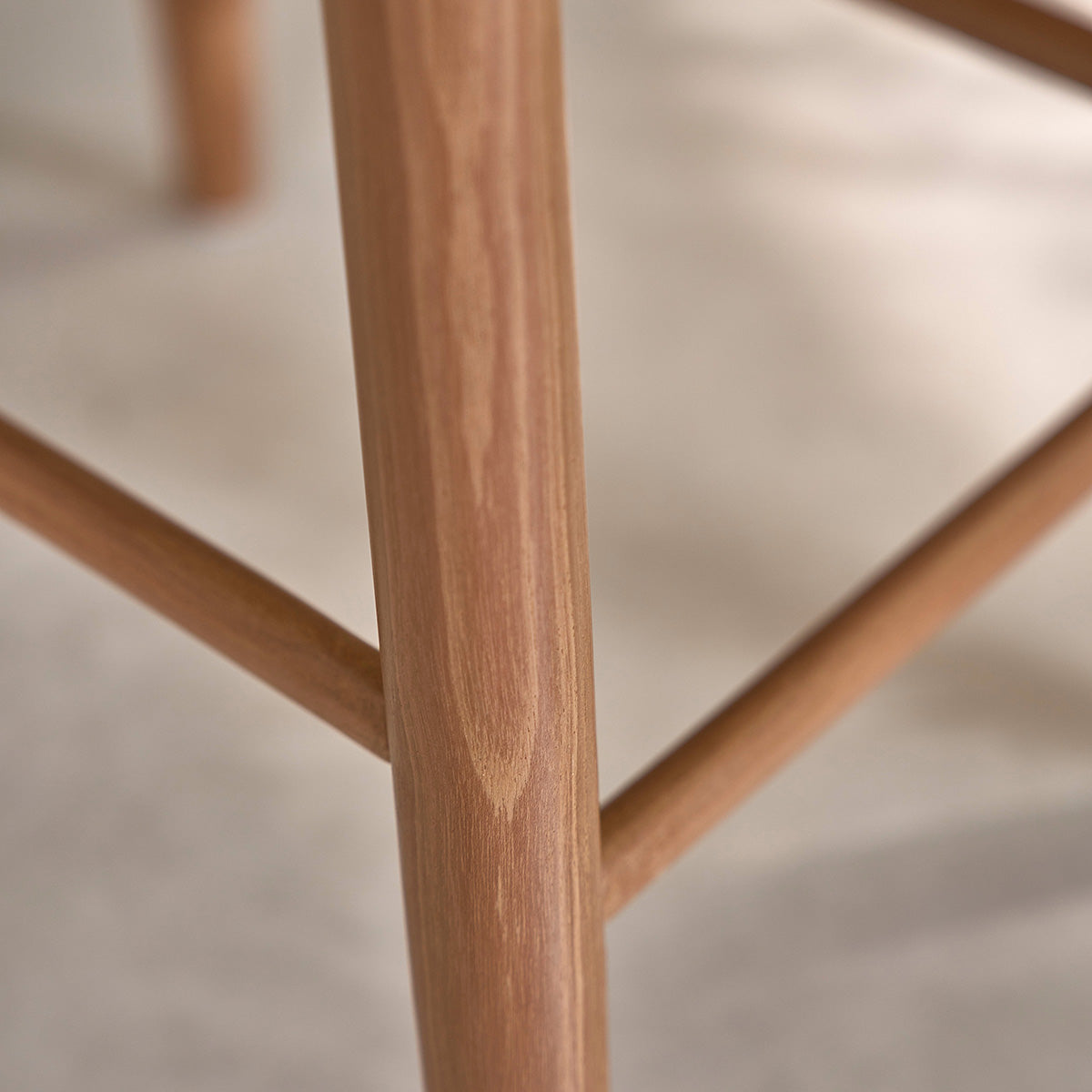 Berah Getah Ambre lot 2 tabourets teck rayures 65 cm