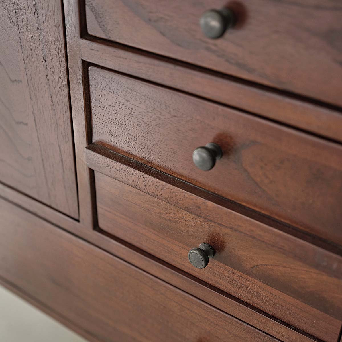 Berah Getah Vintage commode mindi noyer 90 cm