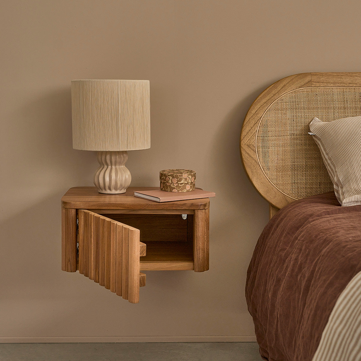 Berah Getah Chambre Belize Chevet suspendue teck 45 cm