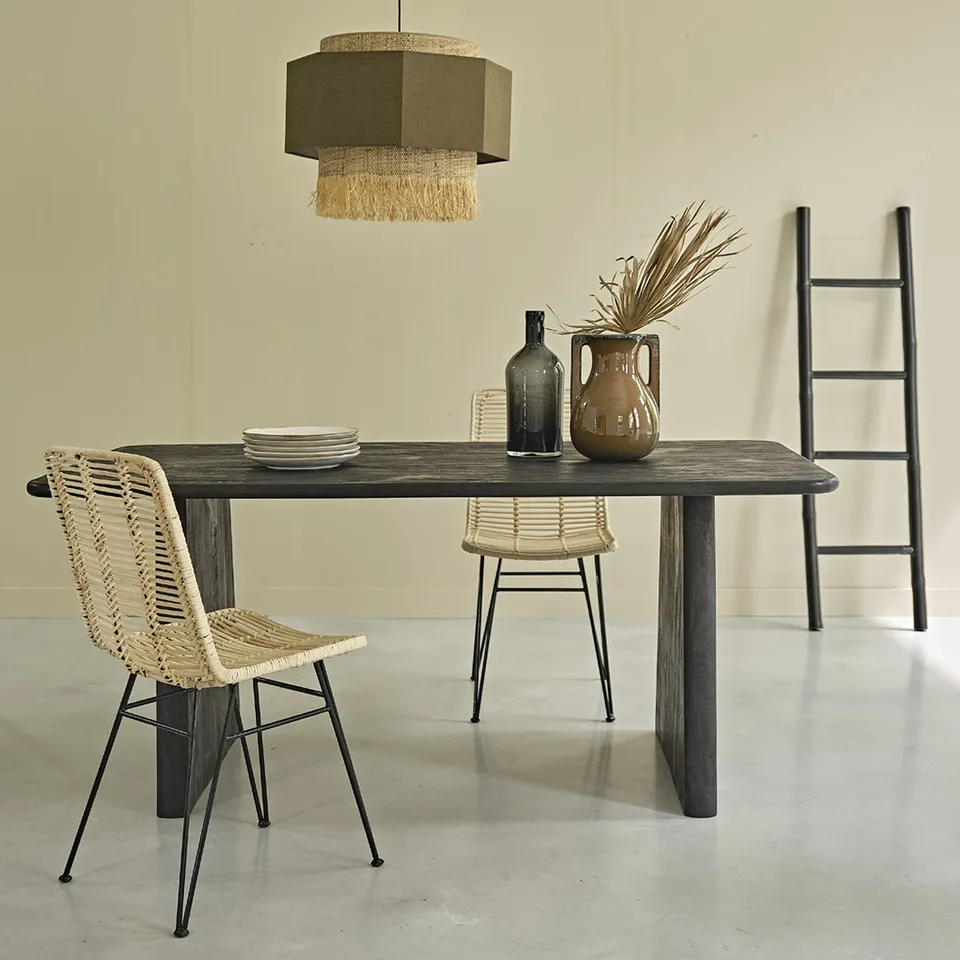 Berah Getah Lucky table en manguier noir 6/8 pers.