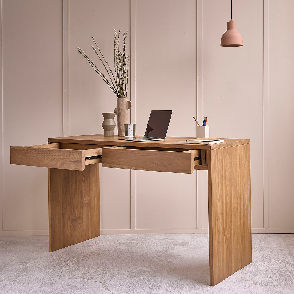 Berah Getah Tristan bureau teck massif 130 cm 2 tiroirs