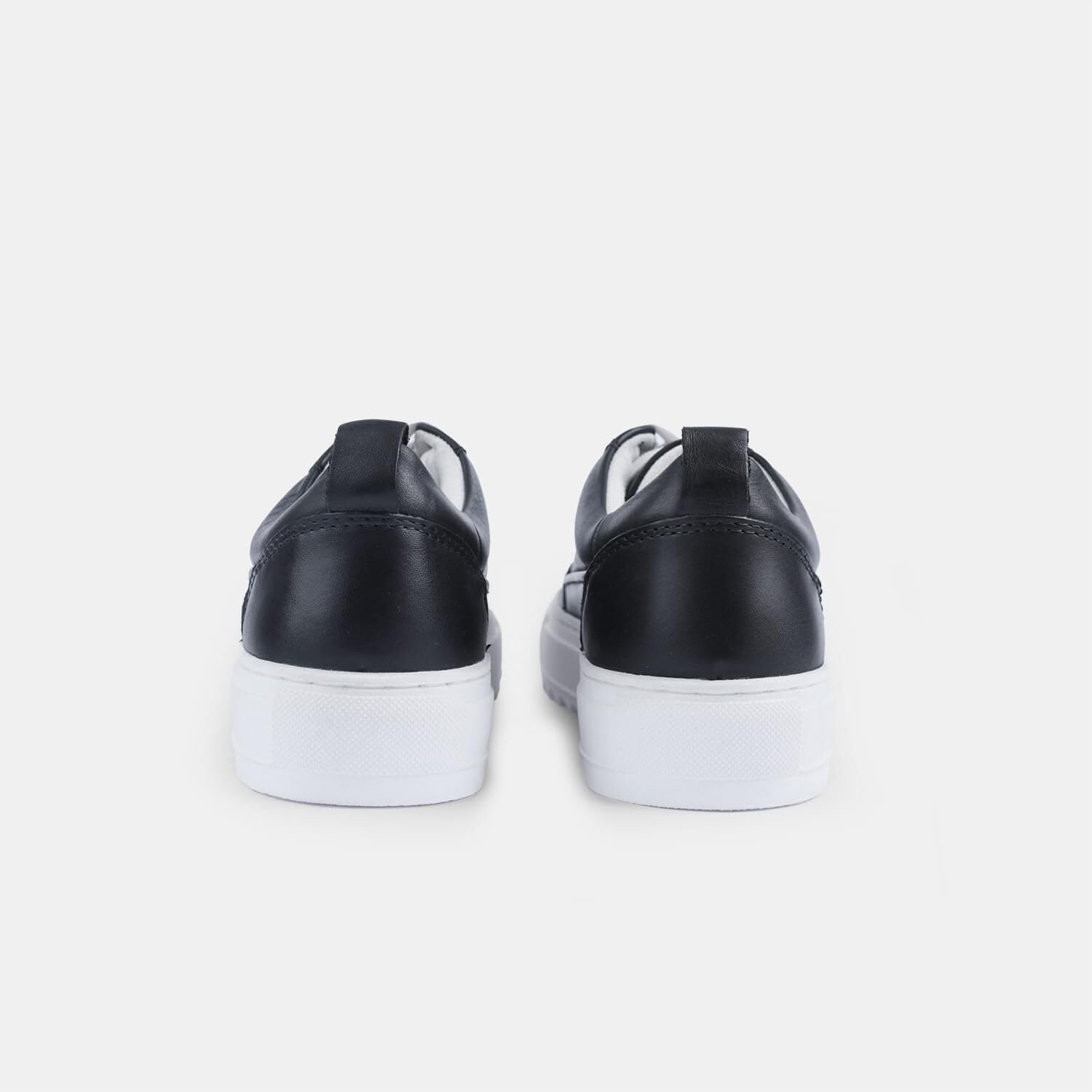 Bata Sneakers femme cuir semelle zébrée