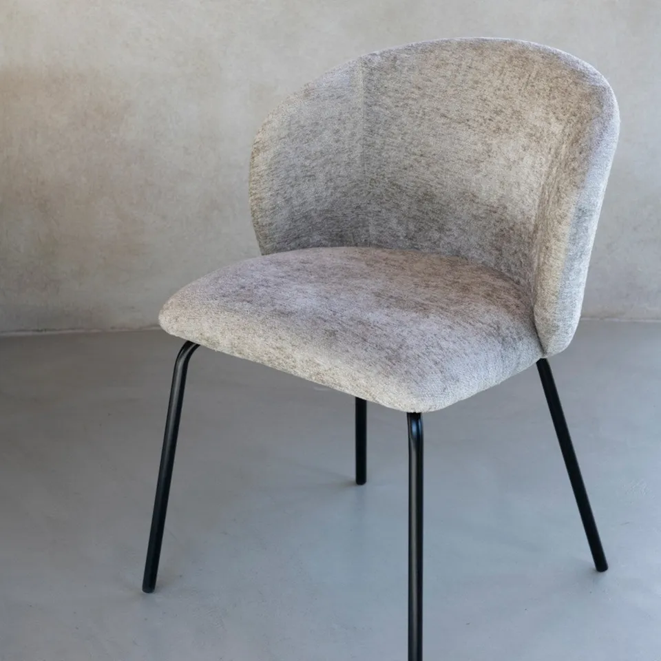Andrea House Lina chaise tapissée grise