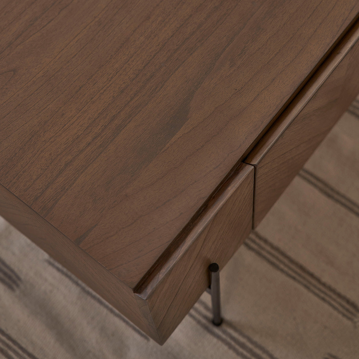 Berah Getah Calix table basse mindi métal 120 cm noyer